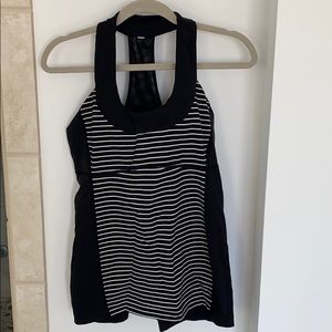 Lululemon tank top with built in bra